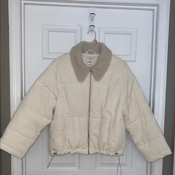 Free Assembly Jackets & Blazers - Cream Puffer Jacket Size L